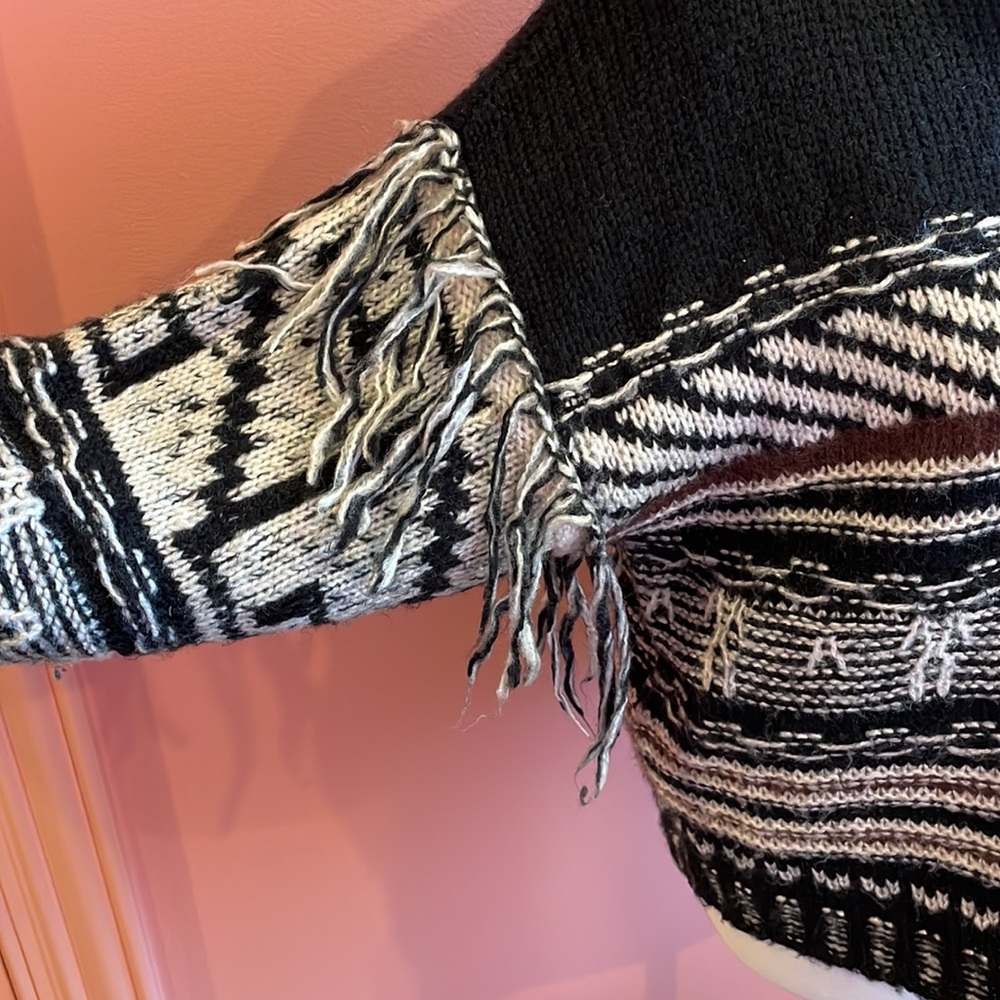 Trendy Boho sweater with fringe